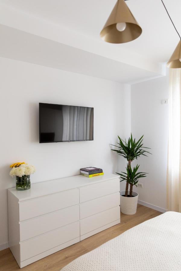Studio 8 I One Bedroom Apartment I Airport I Therme Otopeni Zewnętrze zdjęcie