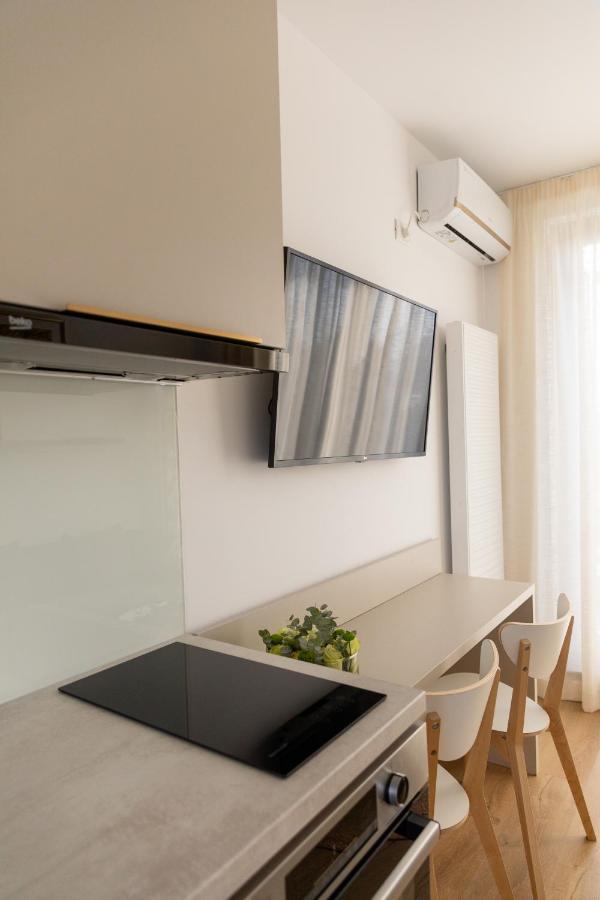 Studio 8 I One Bedroom Apartment I Airport I Therme Otopeni Zewnętrze zdjęcie