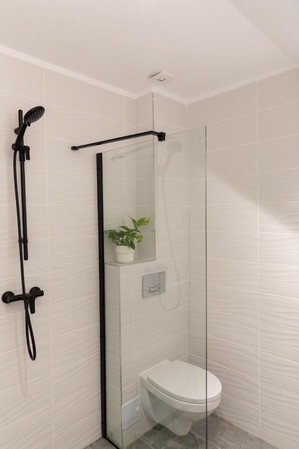 Studio 8 I One Bedroom Apartment I Airport I Therme Otopeni Zewnętrze zdjęcie