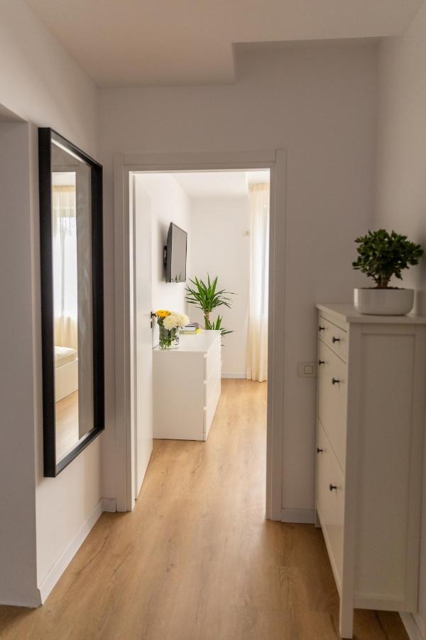 Studio 8 I One Bedroom Apartment I Airport I Therme Otopeni Zewnętrze zdjęcie
