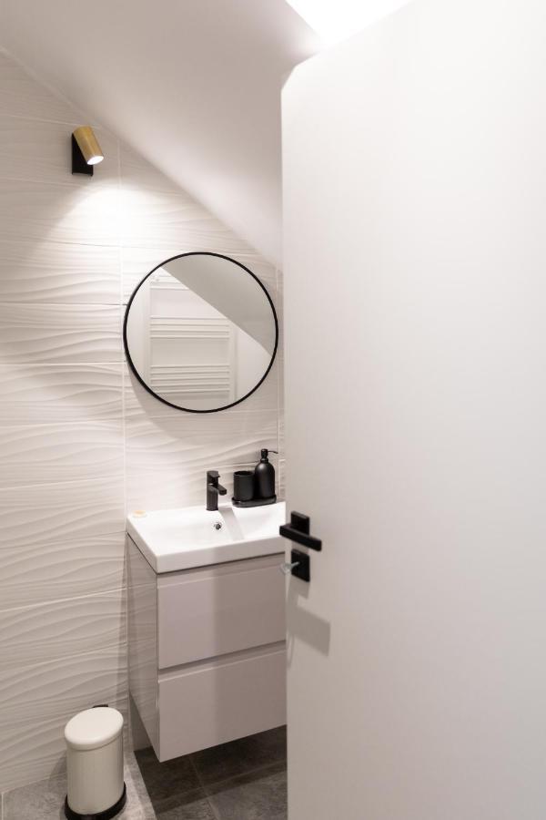 Studio 8 I One Bedroom Apartment I Airport I Therme Otopeni Zewnętrze zdjęcie